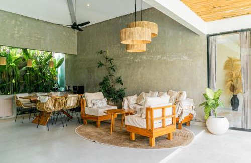 Banjar Semer Villa | Honey Mandarin - 2BR Villa in Kerobokan