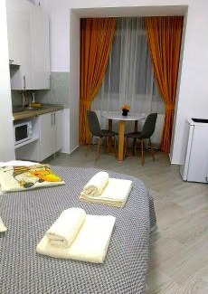 Onesti Apartment | Honey Studio