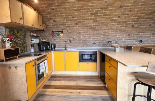 Llansantffraid-ym-Mechain House | Honeybee Home