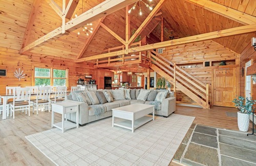 Mattawana Cabin | Honeygrove Hideaway. Your next Elite Vacation!