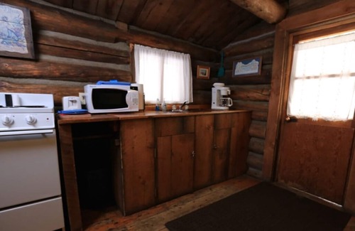 Clark Cabin | Honeymoon Cabin - A Romantic 2 Person Cabin