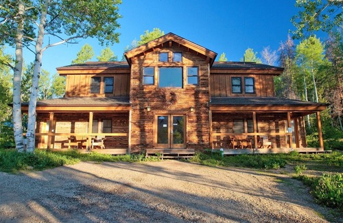 Clark Cabin | Honeymoon Cabin - A Romantic 2 Person Cabin