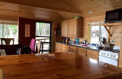 Outing Cabin | HONEYMOON CABIN FOR RENT ON BEAUTIFUL LAKE ROOSEVELT.