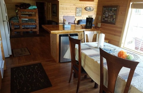 Outing Cabin | HONEYMOON CABIN FOR RENT ON BEAUTIFUL LAKE ROOSEVELT.