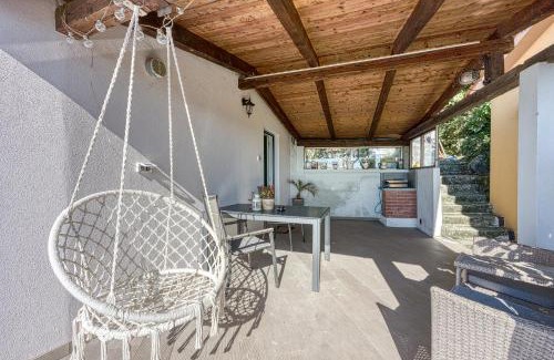 Crni Kal Apartment | Honeymoon Suite Črni Kal - Happy Rentals