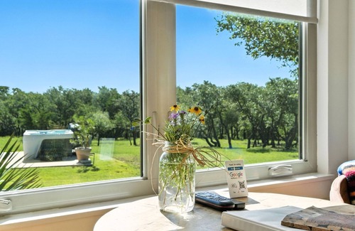Graham Apartment | Honeymooners Delight, Private Hot tub/FirePit,Pool