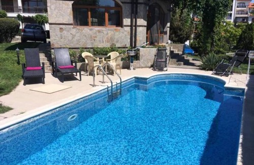 Aheloy Villa | Honeypot Villa