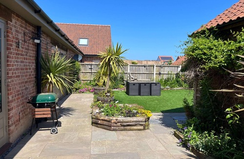 Martham House | Honeysuckle Barn, Martham
