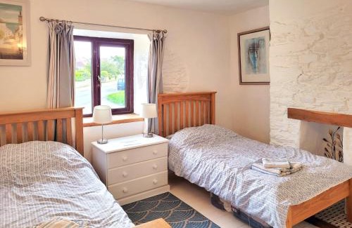 Brixham House | Honeysuckle Bay Cottage