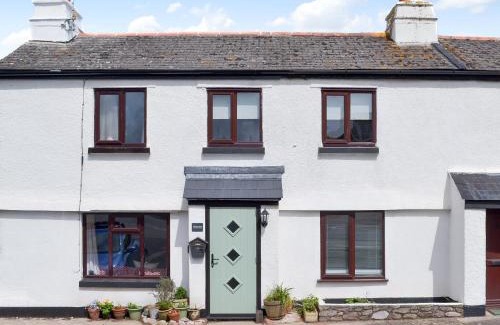 Brixham House | Honeysuckle Bay Cottage