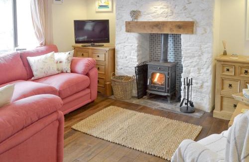 Brixham House | Honeysuckle Bay Cottage
