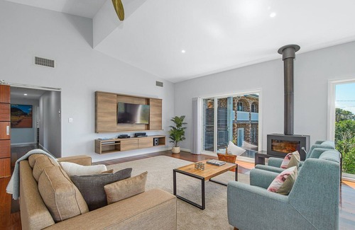 Bonny Hills House | Honeysuckle Beachfront home with pool