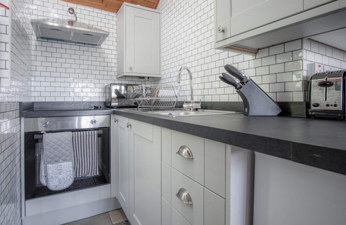 Amroth Cottage | Honeysuckle Cottage - 1 Bedroom Cottage - Amroth