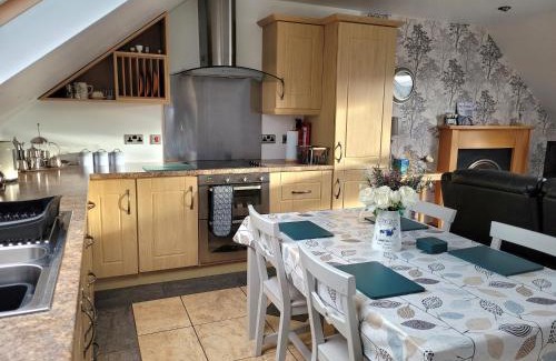 Maghera Apartment | Honeysuckle Cottage - Newcastle, Northern Ireland
