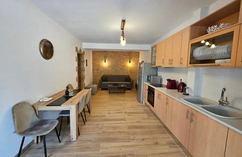 Markopoulon Apartment | Honeywell Comfort Stay