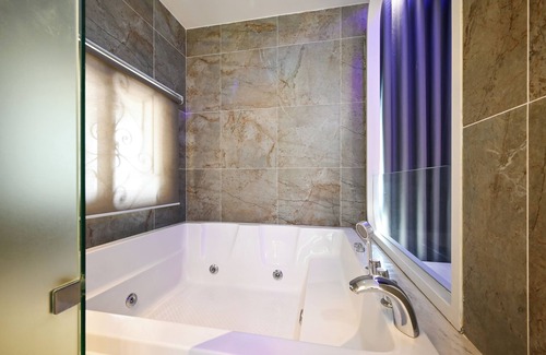 Korean Industrial Zone Hotel | Hong Bao Thach Hotel