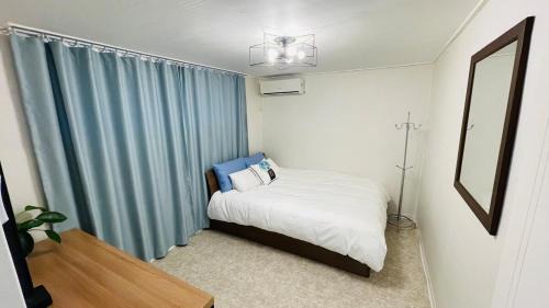 Sangsu-dong Apartment | Hongdae Apartment 2 BedRoom 1 Bathroom Kingbed