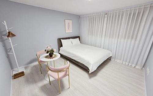 Sangsu-dong Apartment | Hongdae Apartment 3 Bedroom, 2 Bathroom, King Bed