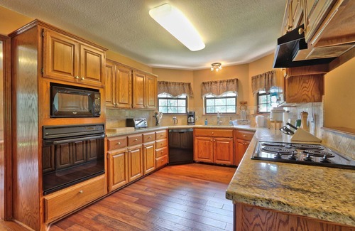 Driftwood House | Honky Tonk Getaway- Secluded Pet Friendly Property near Hays City Store!