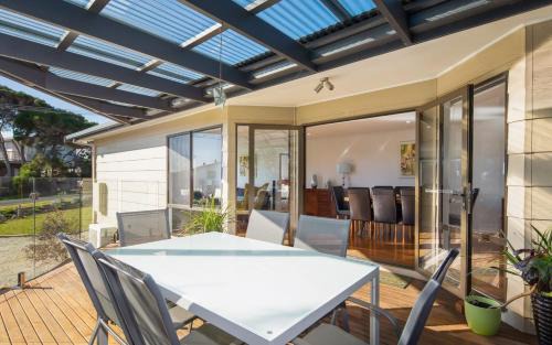 Smiths Beach House | Honolulu Beach Escape