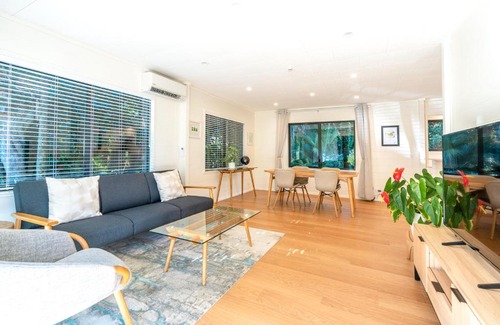 Waiheke Island House | Honu Cottage - Oneroa Holiday Home