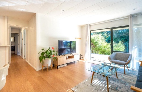 Waiheke Island House | Honu Cottage - Oneroa Holiday Home