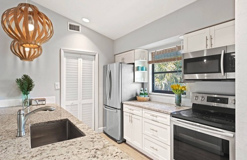 Sanibel House | Honu Dream luxurious retreat near the beach! NEW!