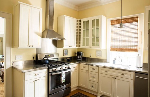 Thomasville Cottage | Hoodwood bed and breakfast