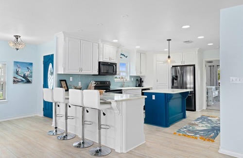 Rockport House | Hook, Wine & Sinker | Private Pool + Bay Access!
