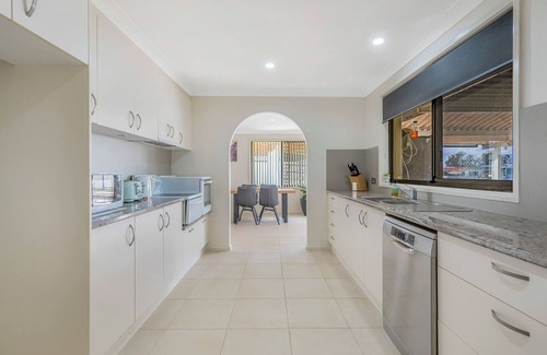 Port Macquarie House | Hooked on Hibbard - 4 bedroom home on canals