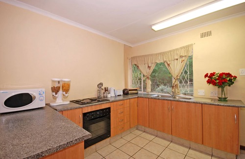 Greater Johannesburg Metropolitan Area House | Hoopoe Haven Guest House