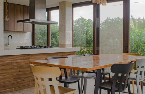 Ica Villa | HOP BALI: Lagoon & Beach Escape in Chincha