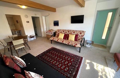 Picton Apartment | Hop, Skip & Jump From Picton Waterfront