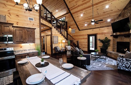 Pickens Cabin | Hope & Anchor - Broken Bow/Hochatown - 3bd