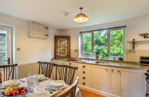 Chideock House | Hope Cottage - Chideock