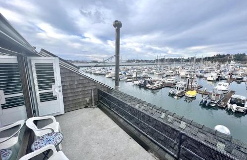 Historic Bayfront Apartment | Horizon Hideout C202 and 302