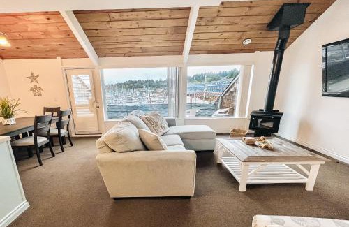 Historic Bayfront Apartment | Horizon Hideout C202 and 302