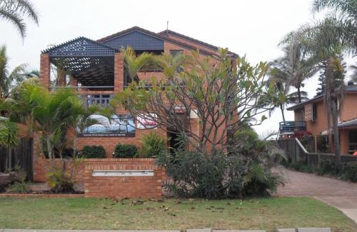 Bargara Apartment | Horizons Unit 2 Beachfront Unit