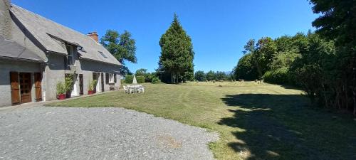 Merlines House | Hors du temps gîte nature