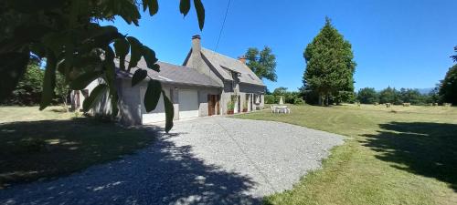 Merlines House | Hors du temps gîte nature