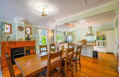 Dairy Flat House | Horse Club Retreat 3 Bedrooms
