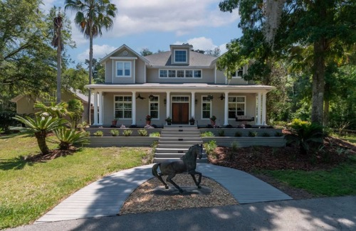 Gainesville House | Horse Estate Home and Farm with Pool and Riding Lessons in Springs Area