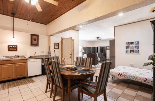 Fellowship House | Horse Farm Private Apt Allow Pets Great View Peaceful