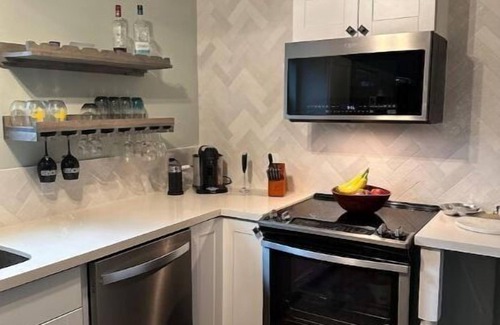 Austin House | Horseback Riding/Pool/Fire Pit/Pool Table-Brewery District-Pet Friendly!