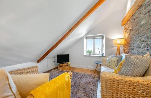 Torpoint House | Horseshoe Cottage - Uk48252