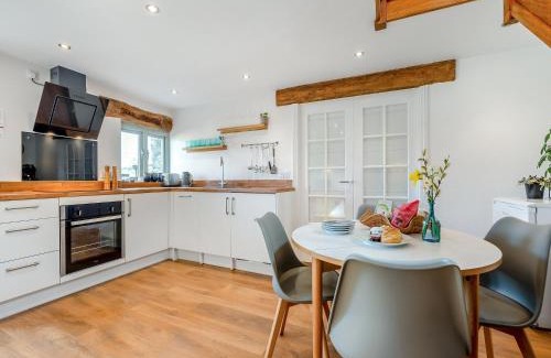 Torpoint House | Horseshoe Cottage - Uk48252