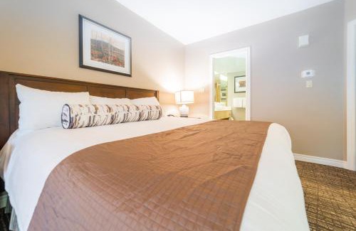 Oro-Medonte Apartment | Horseshoe Valley Suites - The Maple
