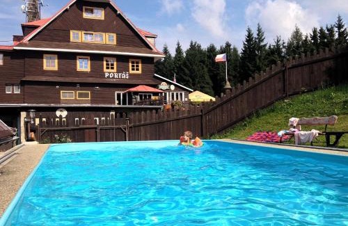 Novy Hrozenkov Hotel | Horský hotel Portáš