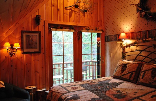 Charlevoix Bed & Breakfast | Horton Creek Inn B&B