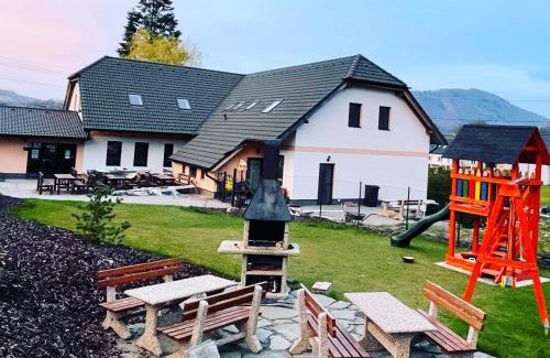 Zenklava House | Hospůdka a Ubytování U Mitucha